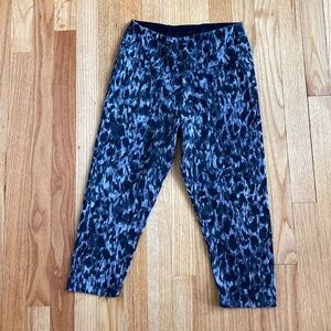 Marika Leggings cropped workout exercise‎ animal print size medium soft capris M